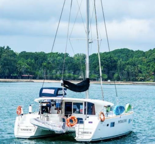 4 Hour Private Yacht Charter to Lazarus Island - SunRise 40ft | With Food, BBQ, Drinks, Watersports & Fishing | AnchorsBook Photo 4 Hour Private Yacht Charter to Lazarus Island - SunRise 40ft | With Food, BBQ, Drinks, Watersports & Fishing