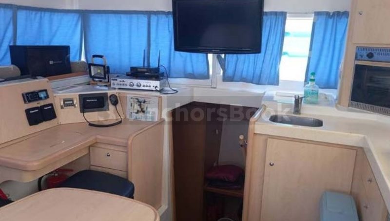 4 Hour Private Yacht Charter to Lazarus Island - SunRise 40ft | With Food, BBQ, Drinks, Watersports & Fishing | AnchorsBook Photo 4 Hour Private Yacht Charter to Lazarus Island - SunRise 40ft | With Food, BBQ, Drinks, Watersports & Fishing