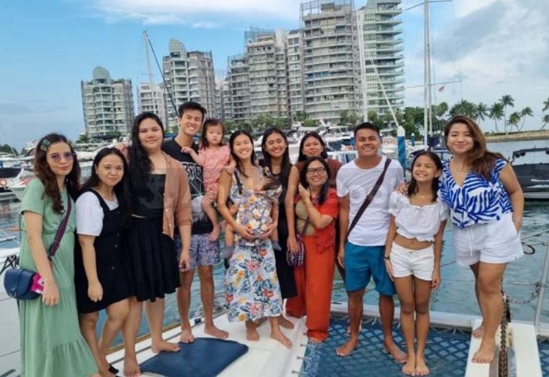 4 Hour Private Yacht Charter to Lazarus Island - SunRise 40ft | With Food, BBQ, Drinks, Watersports & Fishing | AnchorsBook Photo 4 Hour Private Yacht Charter to Lazarus Island - SunRise 40ft | With Food, BBQ, Drinks, Watersports & Fishing