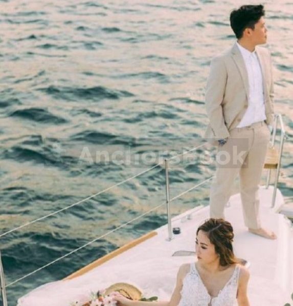 4 Hour Private Yacht Charter to Lazarus Island - SunRise 40ft | With Food, BBQ, Drinks, Watersports & Fishing | AnchorsBook Photo 4 Hour Private Yacht Charter to Lazarus Island - SunRise 40ft | With Food, BBQ, Drinks, Watersports & Fishing