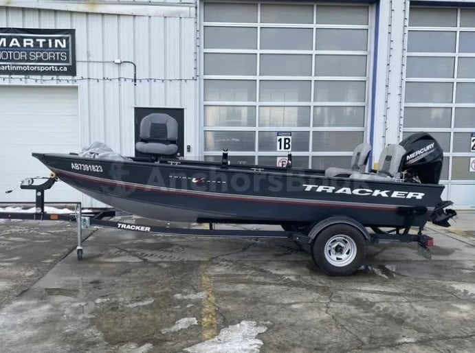 1-7 Day Boat Rental In Alberta, Edmonton | Tracker V16 Laker DLX | AnchorsBook Photo 1-7 Day Boat Rental In Alberta, Edmonton | Tracker V16 Laker DLX
