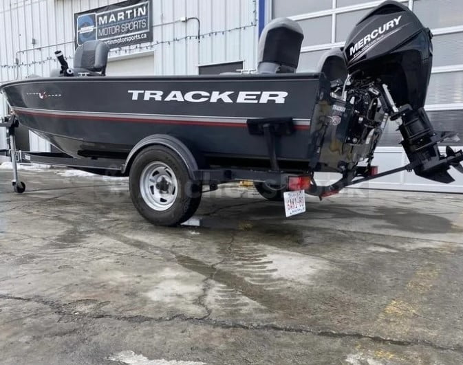 1-7 Day Boat Rental In Alberta, Edmonton | Tracker V16 Laker DLX | AnchorsBook Photo 1-7 Day Boat Rental In Alberta, Edmonton | Tracker V16 Laker DLX