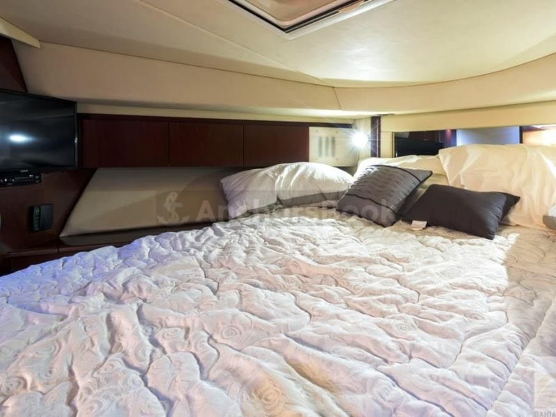 Luxury Yacht Rental In Puerto Vallarta, Jalisco | Sedan Bridge 46 | AnchorsBook Photo Luxury Yacht Rental In Puerto Vallarta, Jalisco | Sedan Bridge 46