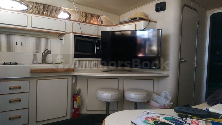 Boat Rental in San Diego California - 45' Luxury Power Yacht | AnchorsBook Photo Boat Rental in San Diego California - 45' Luxury Power Yacht