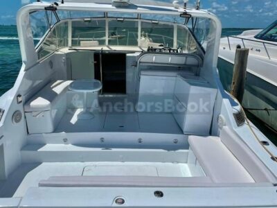 Cancun Boat Rental & Yacht Charter | AnchorsBook Photo TROJAN 38 FT YACHT IN CANCUN