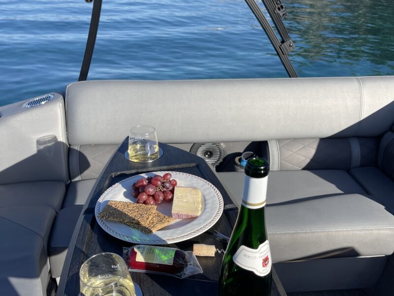 Lake Tahoe Luxury Pontoon Rental | AnchorsBook Photo Lake Tahoe Luxury Pontoon Rental