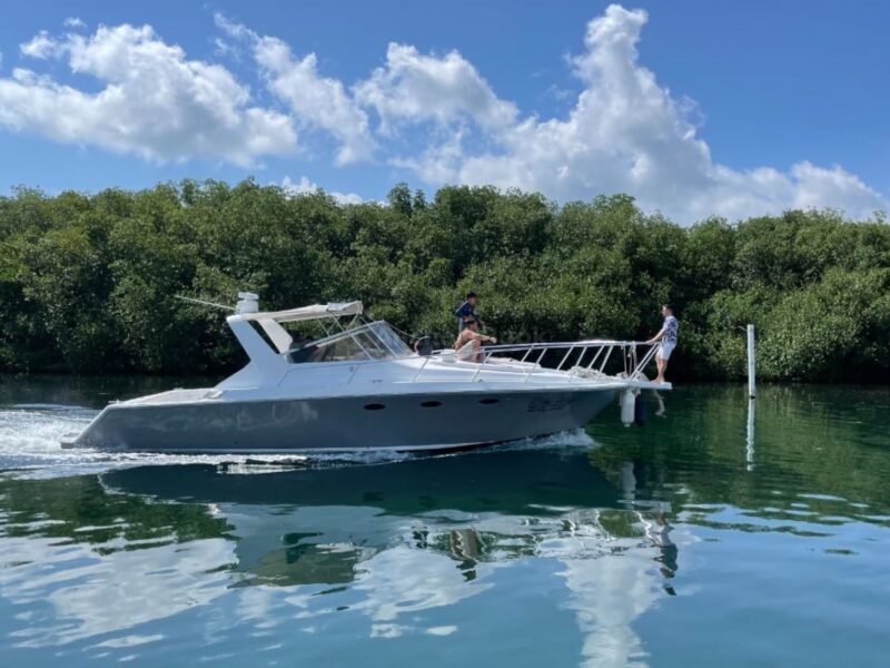 TROJAN 38 FT YACHT IN CANCUN | AnchorsBook Photo TROJAN 38 FT YACHT IN CANCUN