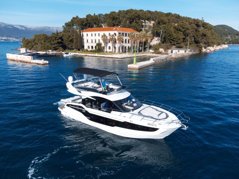 Galeon 440 Fly "FGstar Mini" (46 FT) | AnchorsBook Photo Galeon 440 Fly "FGstar Mini" (46 FT)