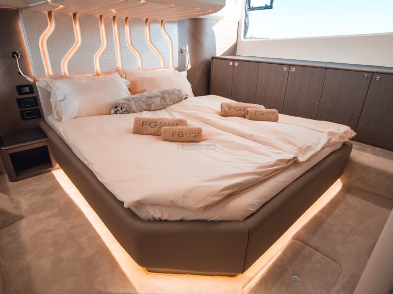 Galeon 440 Fly "FGstar Mini" (46 FT) | AnchorsBook Photo Galeon 440 Fly "FGstar Mini" (46 FT)