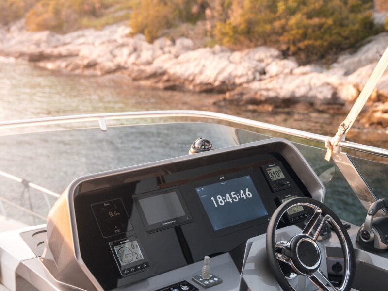 Galeon 440 Fly "FGstar Mini" (46 FT) | AnchorsBook Photo Galeon 440 Fly "FGstar Mini" (46 FT)