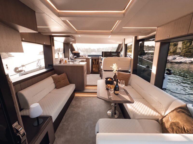 Galeon 440 Fly "FGstar Mini" (46 FT) | AnchorsBook Photo Galeon 440 Fly "FGstar Mini" (46 FT)