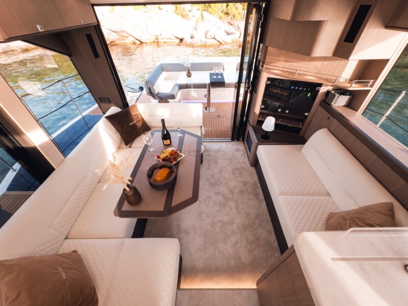 Galeon 440 Fly "FGstar Mini" (46 FT) | AnchorsBook Photo Galeon 440 Fly "FGstar Mini" (46 FT)