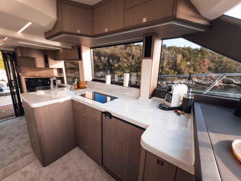 Galeon 440 Fly "FGstar Mini" (46 FT) | AnchorsBook Photo Galeon 440 Fly "FGstar Mini" (46 FT)
