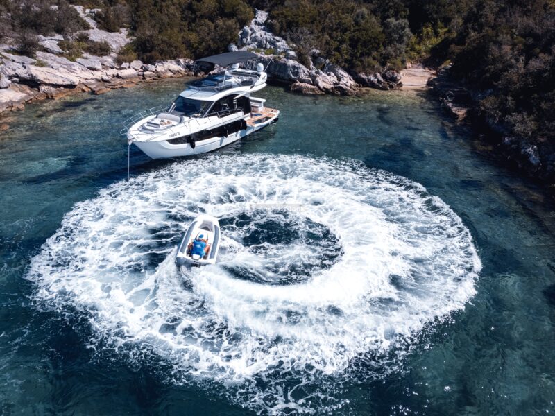 Galeon 440 Fly "FGstar Mini" (46 FT) | AnchorsBook Photo Galeon 440 Fly "FGstar Mini" (46 FT)