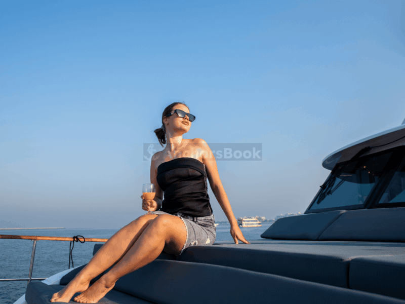 AnchorsBook Fleet: Vogue Luxury Yacht Rental - Hatteras 64ft (22PAX) | AnchorsBook Photo AnchorsBook Fleet: Vogue Luxury Yacht Rental - Hatteras 64ft (22PAX)
