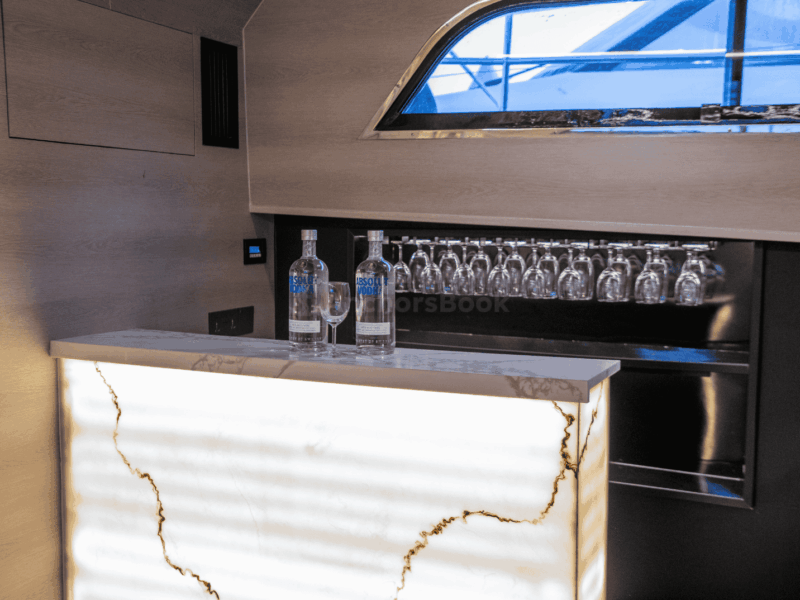 AnchorsBook Fleet: Vogue Luxury Yacht Rental - Hatteras 64ft (22PAX) | AnchorsBook Photo AnchorsBook Fleet: Vogue Luxury Yacht Rental - Hatteras 64ft (22PAX)