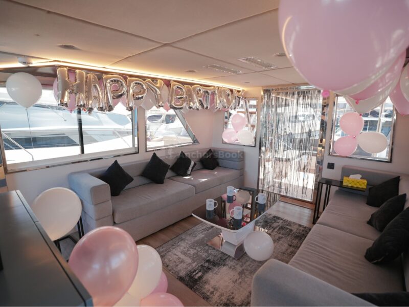 AnchorsBook Fleet: Vogue Luxury Yacht Rental - Hatteras 64ft (22PAX) | AnchorsBook Photo AnchorsBook Fleet: Vogue Luxury Yacht Rental - Hatteras 64ft (22PAX)