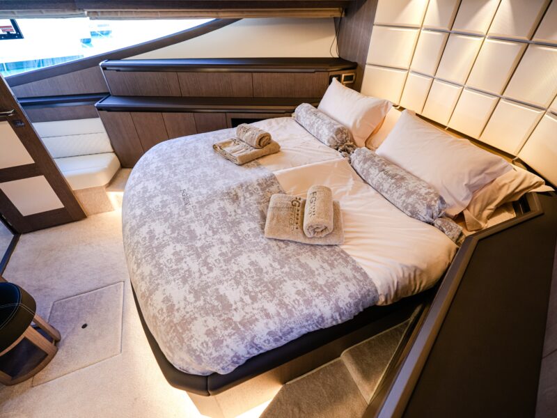 Galeon 640 Fly "FGstar" (68 FT) | AnchorsBook Photo Galeon 640 Fly "FGstar" (68 FT)