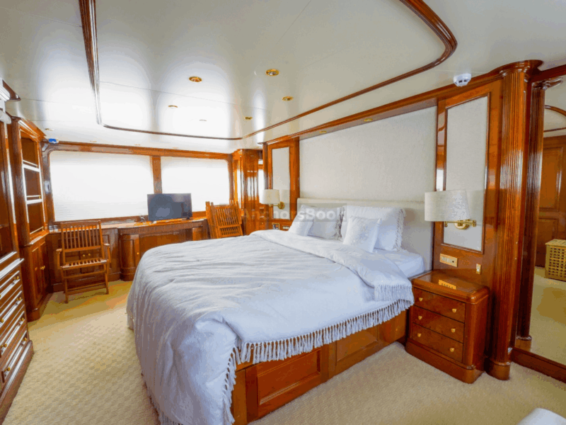 BENETTI 115 ULTRALUXURY YACHT - 55PAX | AnchorsBook Photo BENETTI 115 ULTRALUXURY YACHT - 55PAX