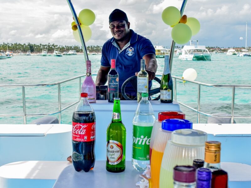Private 4 hour party boat in Punta Cana | AnchorsBook Photo Private 4 hour party boat in Punta Cana