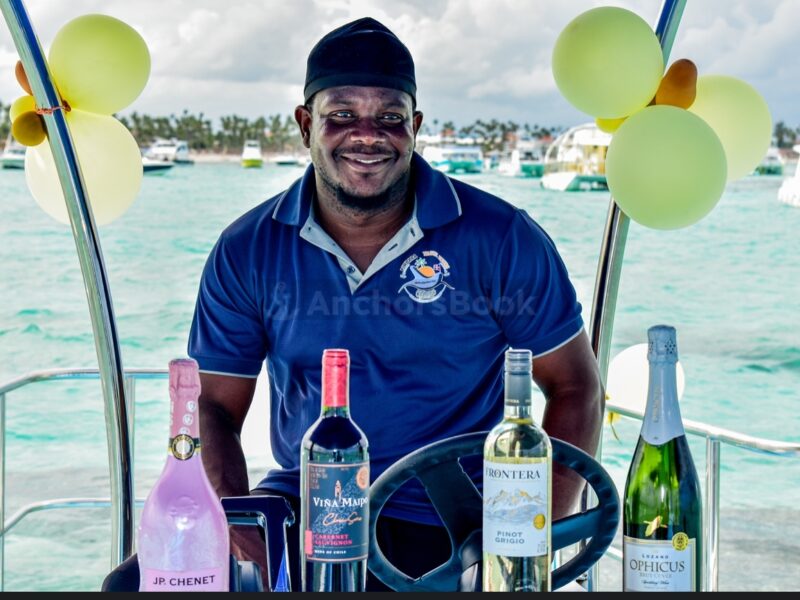 Private 4 hour party boat in Punta Cana | AnchorsBook Photo Private 4 hour party boat in Punta Cana