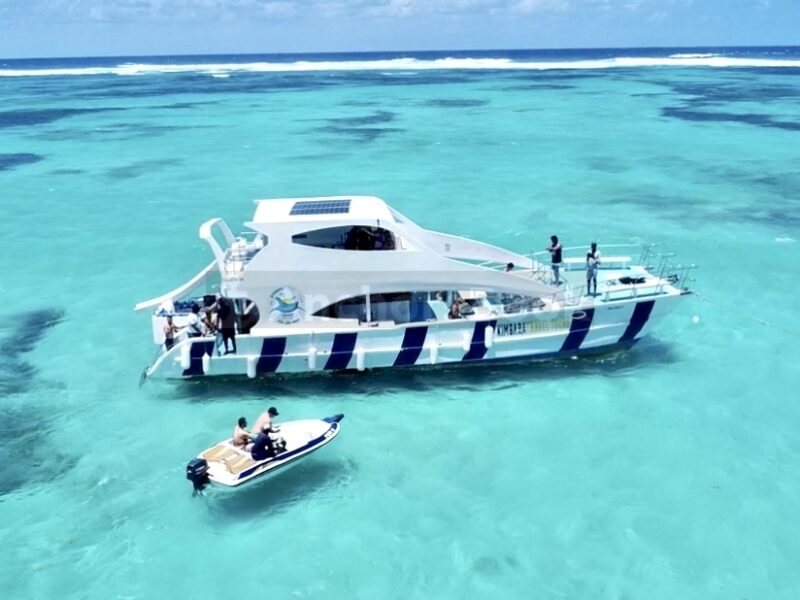 Premium yacht available in Punta Cana Shared Party | AnchorsBook Photo Premium yacht available in Punta Cana Shared Party