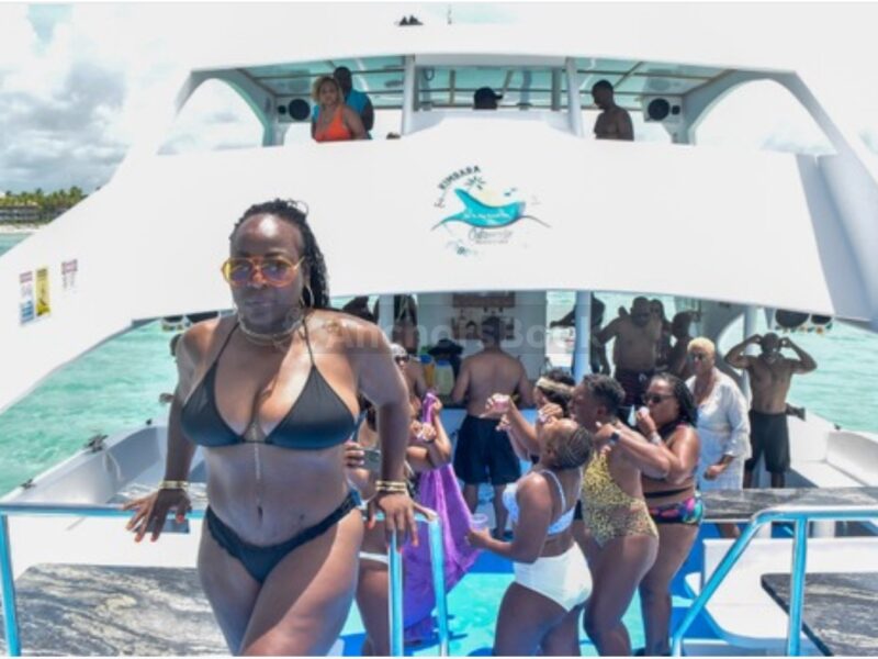 Premium yacht available in Punta Cana Shared Party | AnchorsBook Photo Premium yacht available in Punta Cana Shared Party