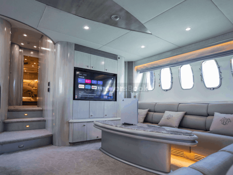 MAJESTIC PEARL 92ft - Dubai Yacht Rental | AnchorsBook Photo MAJESTIC PEARL 92ft - Dubai Yacht Rental