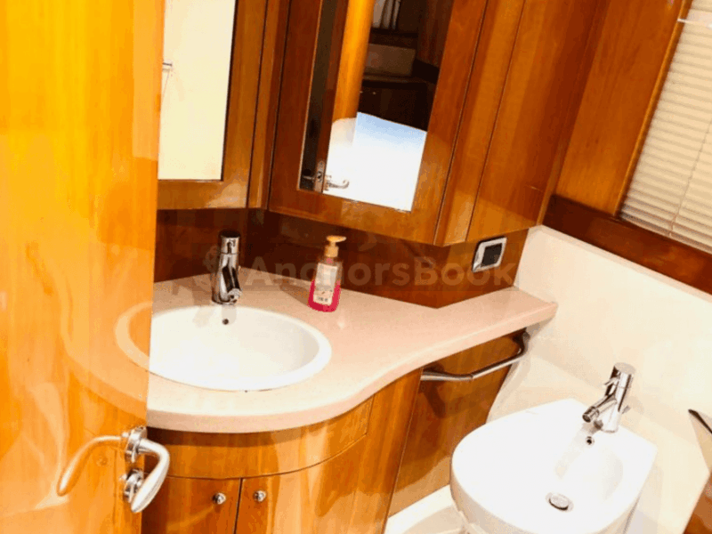 Dubai 60ft Luxury Yacht | AnchorsBook Photo Dubai 60ft Luxury Yacht
