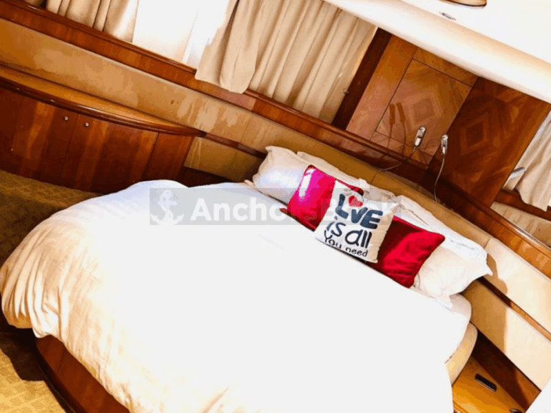 Dubai 60ft Luxury Yacht | AnchorsBook Photo Dubai 60ft Luxury Yacht