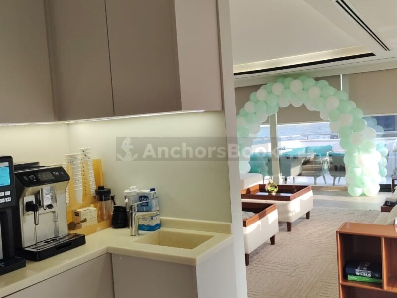 New 2023 Build Houseboat Rental In Yas Marina | AnchorsBook Photo New 2023 Build Houseboat Rental In Yas Marina