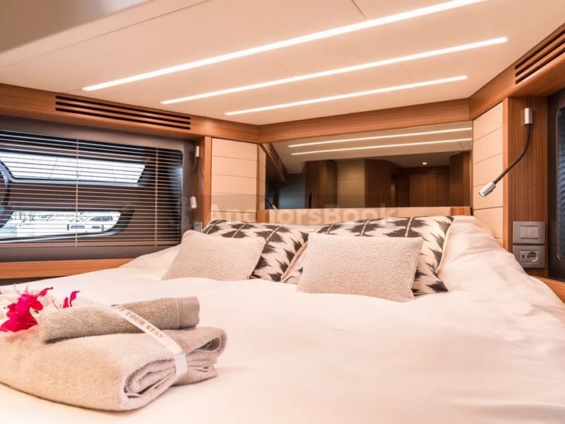 FULL DAY RENTAL - Riva Stander 48ft | AnchorsBook Photo FULL DAY RENTAL - Riva Stander 48ft