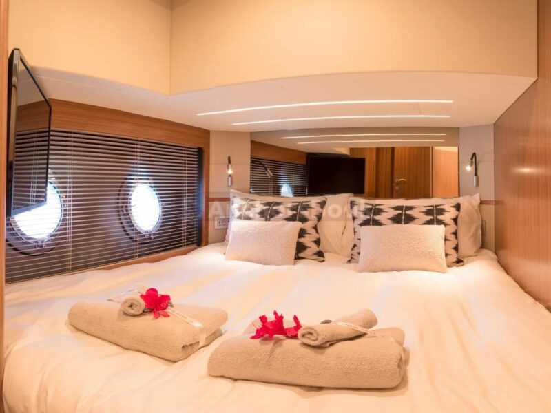 FULL DAY RENTAL - Riva Stander 48ft | AnchorsBook Photo FULL DAY RENTAL - Riva Stander 48ft