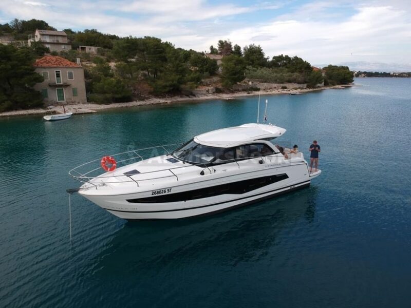 Leader 40 Vip Private 2022 Yacht - 8PAX | AnchorsBook Photo Leader 40 Vip Private 2022 Yacht - 8PAX