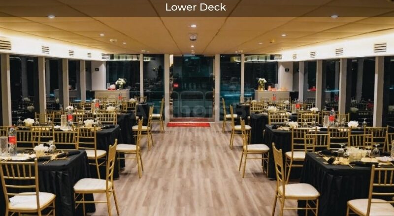 Wedding Party Houseboat Charter - 90ft Yacht 60PAX | AnchorsBook Photo Wedding Party Houseboat Charter - 90ft Yacht 60PAX