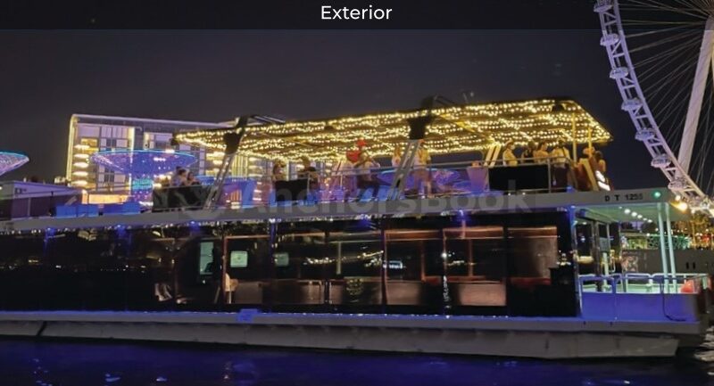 Wedding Party Houseboat Charter - 90ft Yacht 60PAX | AnchorsBook Photo Wedding Party Houseboat Charter - 90ft Yacht 60PAX