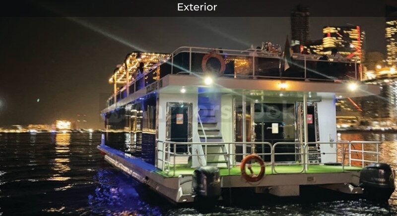 Wedding Party Houseboat Charter - 90ft Yacht 60PAX | AnchorsBook Photo Wedding Party Houseboat Charter - 90ft Yacht 60PAX