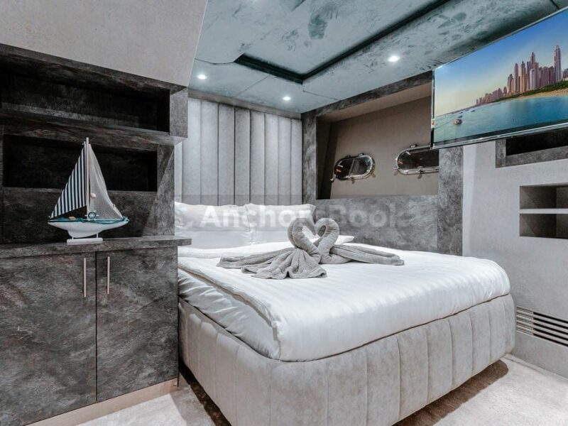 VIP 88ft Dubai Yacht Rental For 55PAX | AnchorsBook Photo VIP 88ft Dubai Yacht Rental For 55PAX