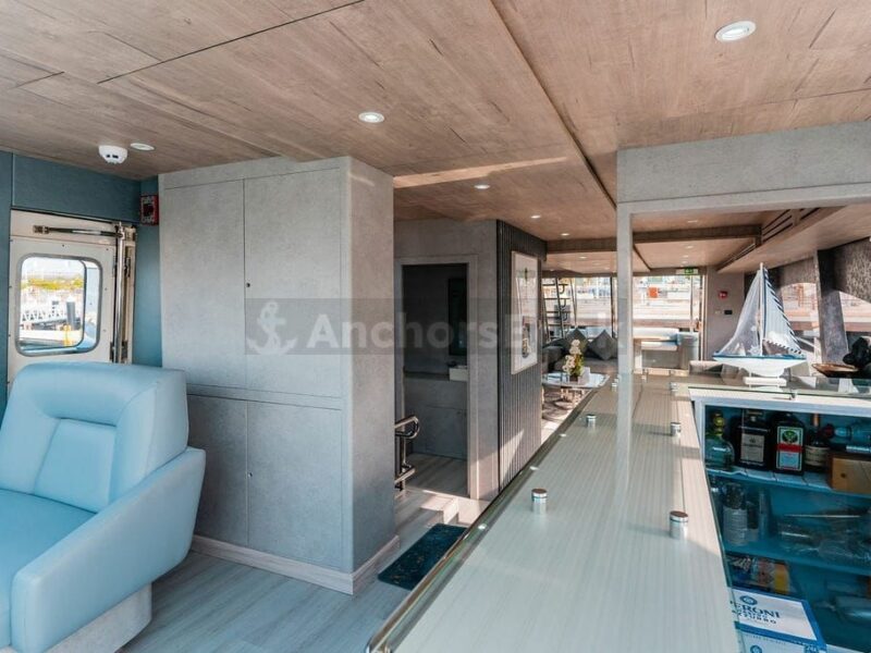 VIP 88ft Dubai Yacht Rental For 55PAX | AnchorsBook Photo VIP 88ft Dubai Yacht Rental For 55PAX