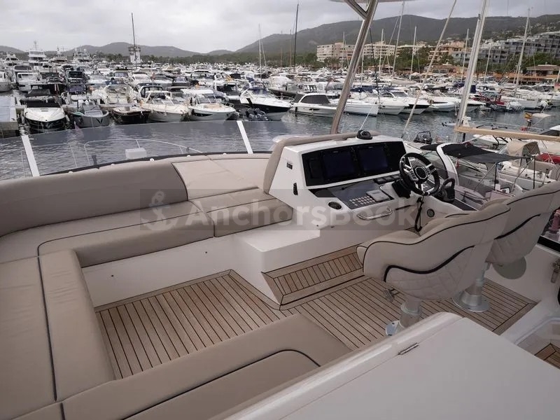 MULTIPLE HOURS RENTAL - Sunseeker Manhattan 55ft | AnchorsBook Photo MULTIPLE HOURS RENTAL - Sunseeker Manhattan 55ft