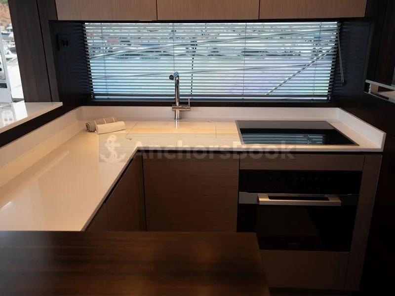 MULTIPLE HOURS RENTAL - Sunseeker Manhattan 55ft | AnchorsBook Photo MULTIPLE HOURS RENTAL - Sunseeker Manhattan 55ft