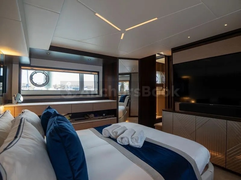 MULTIPLE HOURS RENTAL - Sunseeker Manhattan 55ft | AnchorsBook Photo MULTIPLE HOURS RENTAL - Sunseeker Manhattan 55ft