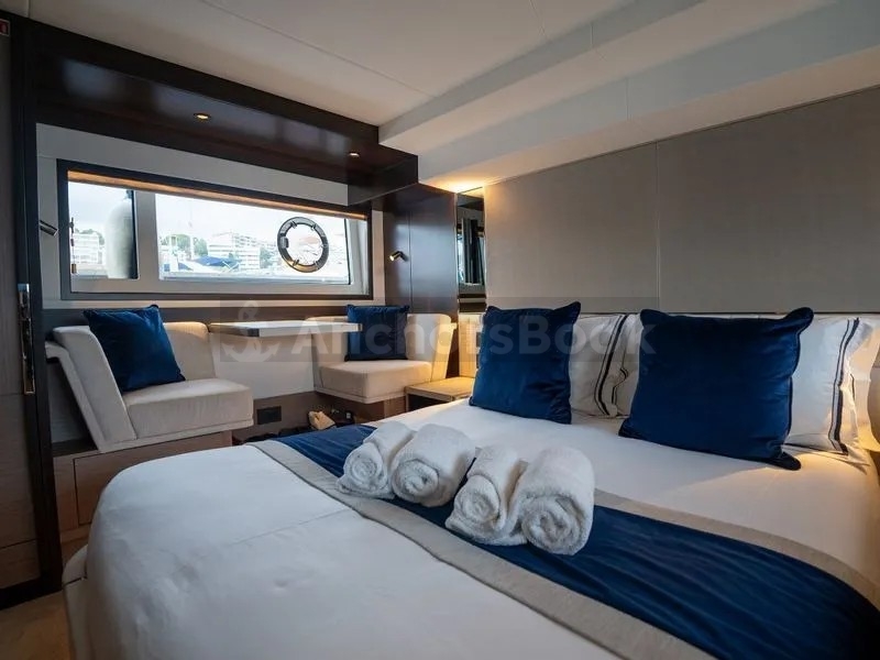 MULTIPLE HOURS RENTAL - Sunseeker Manhattan 55ft | AnchorsBook Photo MULTIPLE HOURS RENTAL - Sunseeker Manhattan 55ft