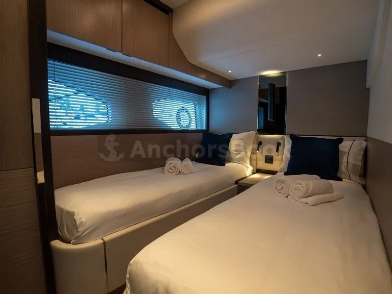 MULTIPLE HOURS RENTAL - Sunseeker Manhattan 55ft | AnchorsBook Photo MULTIPLE HOURS RENTAL - Sunseeker Manhattan 55ft