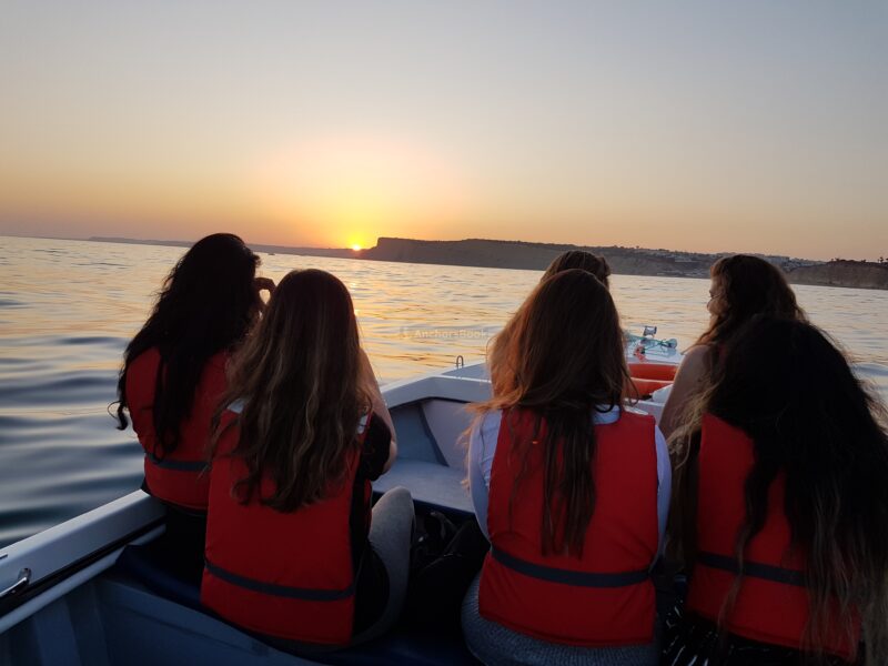 Shared Group SUNSET Boat Tour from Lagos to Ponta da Piedade with Local Guide | AnchorsBook Photo Shared Group SUNSET Boat Tour from Lagos to Ponta da Piedade with Local Guide