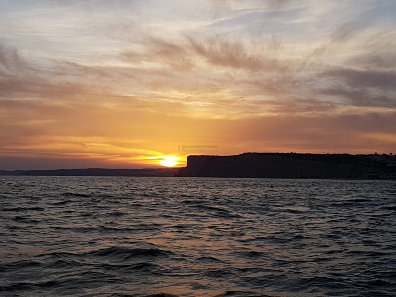 Shared Group SUNSET Boat Tour from Lagos to Ponta da Piedade with Local Guide | AnchorsBook Photo Shared Group SUNSET Boat Tour from Lagos to Ponta da Piedade with Local Guide