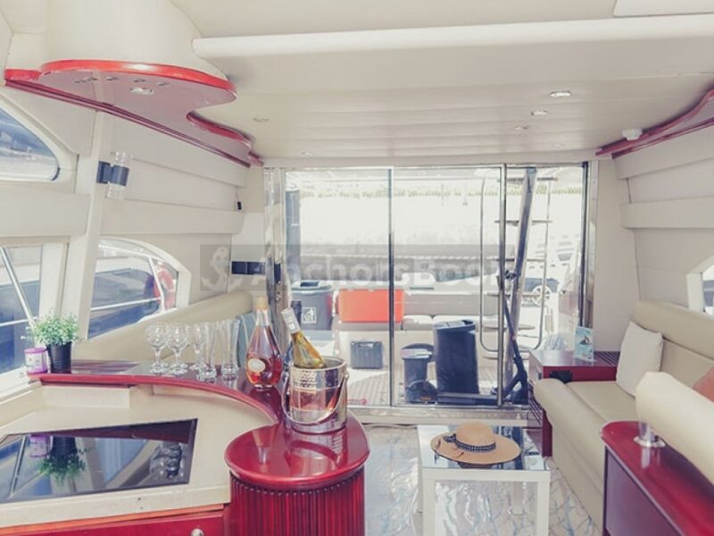 Dubai 52ft Yacht Rental For Up To 15 Guests | AnchorsBook Photo Dubai 52ft Yacht Rental For Up To 15 Guests