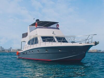 Dubai 82ft Yacht Rental For Up To 33 Guests