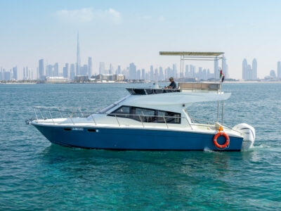4-6 Hour Birthday Party 40ft Yacht - Includes: 🚌Transfers, 🎂Cake, 🎈Decorations, 🥂Unlimited Alcohol & Soft Drinks