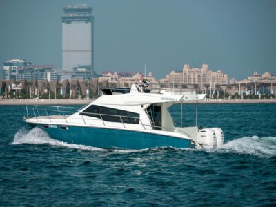 4-6 Hour Birthday Party 40ft Yacht - Includes: 🚌Transfers, 🎂Cake, 🎈Decorations, 🥂Unlimited Alcohol & Soft Drinks